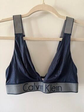 CALVIN KLEIN | Navy Unlined Bralette - Size M